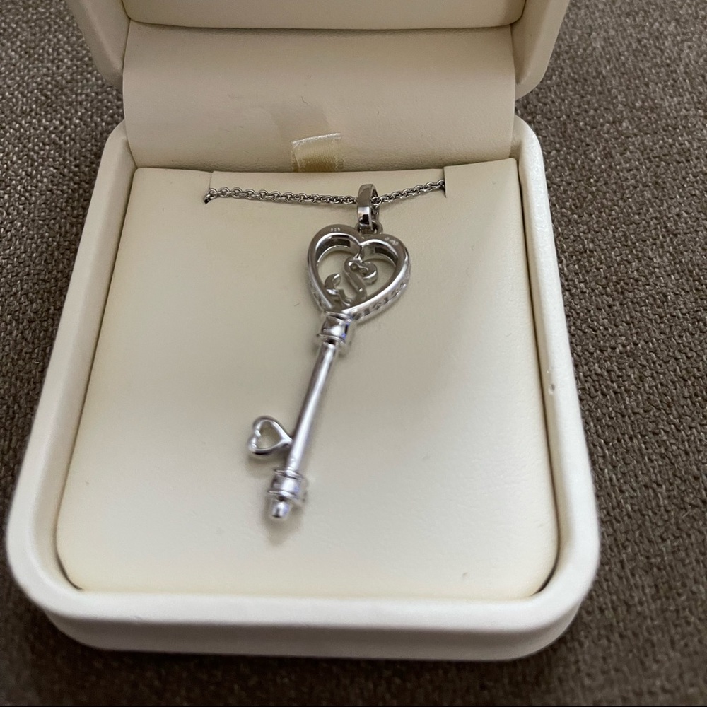 Jared heart key necklace